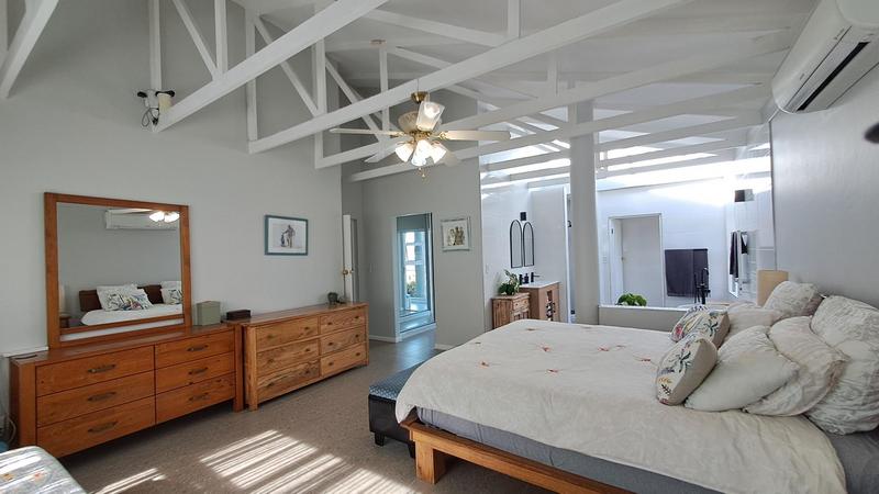 5 Bedroom Property for Sale in Stilbaai Wes Western Cape